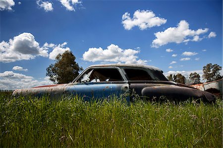 simsearch:649-07437398,k - Abandoned vintage cars Photographie de stock - Premium Libres de Droits, Code: 614-07239962