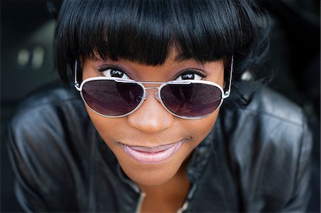simsearch:614-08270432,k - Close up portrait of young woman in sunglasses Stockbilder - Premium RF Lizenzfrei, Bildnummer: 614-07240096