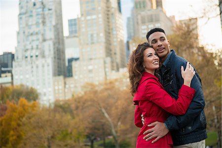 Young tourist couple in Central Park, New York City, USA Foto de stock - Sin royalties Premium, Código: 614-07444172