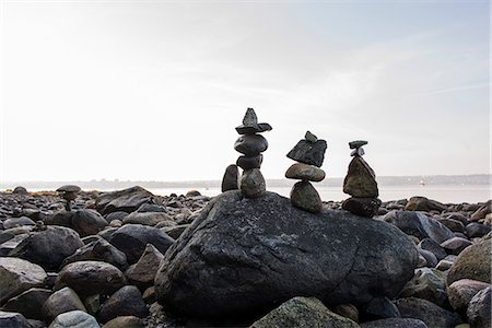 simsearch:400-05175536,k - Rock sculpture at seaside, Vancouver, British Columbia, Canada Fotografie stock - Premium Royalty-Free, Codice: 614-07487087