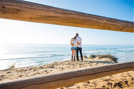 simsearch:614-03241541,k - Romantic young couple on beach, Torrey Pines, San Diego, California, USA Stockbilder - Premium RF Lizenzfrei, Bildnummer: 614-07652174