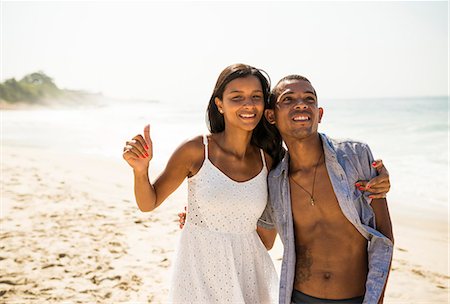 simsearch:649-07710200,k - Young couple on Arpoador beach, Rio De Janeiro, Brazil Foto de stock - Sin royalties Premium, Código: 614-07652228