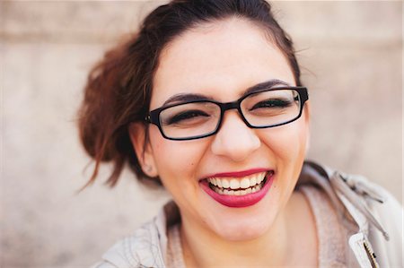 Close up portrait of young woman with toothy smile Stockbilder - Premium RF Lizenzfrei, Bildnummer: 614-07652277