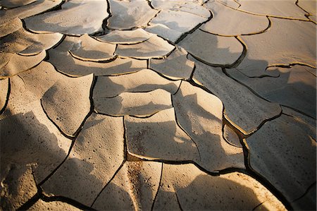 Close up view of cracked earth Foto de stock - Sin royalties Premium, Código: 614-07652329