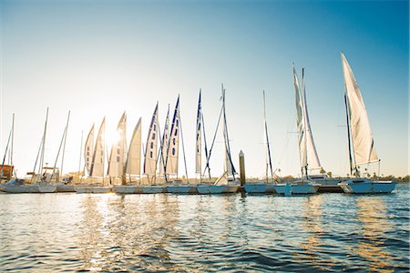 Yachts in Mission Bay marina, San Diego, California, USA Foto de stock - Sin royalties Premium, Código: 614-07911743