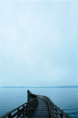 puget sound - View of winding wooden pier over Puget Sound, Seattle, Washington State, USA Foto de stock - Sin royalties Premium, Código: 614-08081274