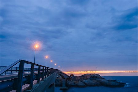 simsearch:400-05742844,k - Coastal crossing at dusk, Reine, Lofoten, Norway Stockbilder - Premium RF Lizenzfrei, Bildnummer: 614-08119462