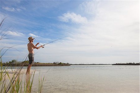 simsearch:649-08924660,k - Mature man fishing, Fort Walton, Florida, USA Foto de stock - Sin royalties Premium, Código: 614-08119791
