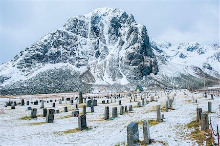 simsearch:614-08119982,k - Cemetery in snow, Reine, Lofoten, Norway Stock Photo - Premium Royalty-Free, Code: 614-08119971