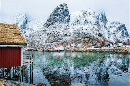simsearch:614-08119982,k - Buildings and snowcapped mountains, Reine, Lofoten, Norway Stock Photo - Premium Royalty-Free, Code: 614-08119973