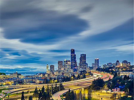 simsearch:614-08876907,k - Traffic light trails and cityscape at dusk, Seattle, Washington State, USA Stock Photo - Premium Royalty-Free, Code: 614-08120035