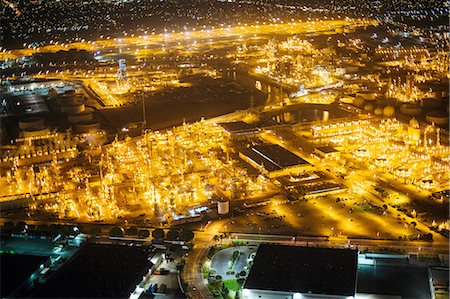 power plant california - Aerial view of oil refinery illuminated at night, Los Angeles, California, USA Stock Photo - Premium Royalty-Free, Code: 614-08329350