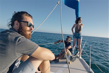 simsearch:649-07520942,k - Friends enjoying view on sailboat, San Diego Bay, California, USA Foto de stock - Sin royalties Premium, Código: 614-08392680