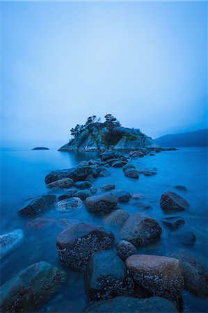 Rocky outcrop, Pacific Ocean, Whytecliff Park, West Vancouver, British Columbia, Canada Stock Photo - Premium Royalty-Free, Code: 614-08641715