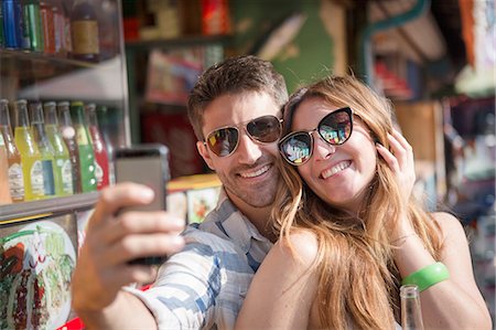 simsearch:614-08641560,k - Couple using smartphone to take selfie, Coney island, Brooklyn, New York, USA Stockbilder - Premium RF Lizenzfrei, Bildnummer: 614-08684895