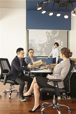 simsearch:614-09017513,k - Asian and caucasian management meeting  in boardroom of printing and packaging factory, China Stock Photo - Premium Royalty-Free, Code: 614-08685250
