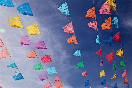 simsearch:700-00193950,k - Rows of flags, low angle view, Oaxaca, Mexico Foto de stock - Sin royalties Premium, Código: 614-08726423