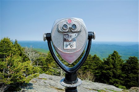 simsearch:614-08720980,k - Coin operated binoculars on ridge, Blue Ridge Mountains, North Carolina, USA Stock Photo - Premium Royalty-Free, Code: 614-08720981