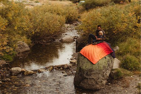 simsearch:614-09039038,k - Father and son sitting on rock beside creek, father teaching son to fish, Mineral King, Sequoia National Park, California, USA Stockbilder - Premium RF Lizenzfrei, Bildnummer: 614-08826880