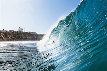 simsearch:614-08119763,k - Bodyboarder in a barrel of wave, Encinitas, California, USA Photographie de stock - Premium Libres de Droits, Code: 614-08826910