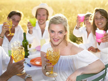 simsearch:649-02731866,k - Group of people having dinner, outdoors Stock Photo - Premium Royalty-Free, Code: 614-08865465