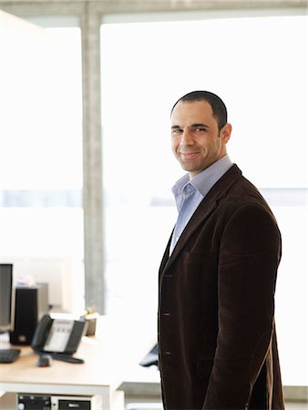 simsearch:614-08866421,k - Portrait of business man in office Stockbilder - Premium RF Lizenzfrei, Bildnummer: 614-08866020