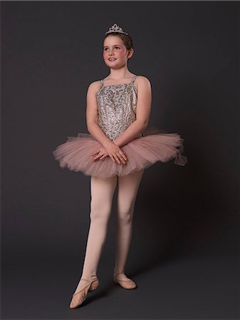 simsearch:640-01360056,k - Ballerina in pink tutu. Foto de stock - Sin royalties Premium, Código: 614-08866476