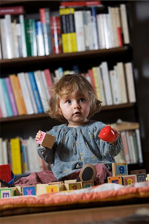 simsearch:614-08884975,k - Girl playing with toys Stock Photo - Premium Royalty-Free, Code: 614-08866655