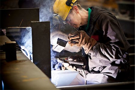 simsearch:649-05820711,k - Welders at work in shipyard Photographie de stock - Premium Libres de Droits, Code: 614-08868454