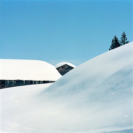simsearch:614-08865921,k - Buildings in snowy landscape Photographie de stock - Premium Libres de Droits, Code: 614-08868764