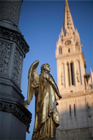 Ornate statue in town square Stock Photo - Premium Royalty-Free, Code: 614-08869274