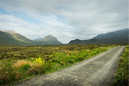 simsearch:614-08869461,k - Gravel road in rural landscape Foto de stock - Sin royalties Premium, Código: 614-08869490