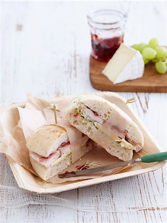 Sandwich with turkey and cranberry Photographie de stock - Premium Libres de Droits, Code: 614-08869851