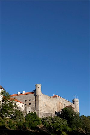 simsearch:614-08869916,k - Medieval city wall overlooking landscape Foto de stock - Sin royalties Premium, Código: 614-08869925