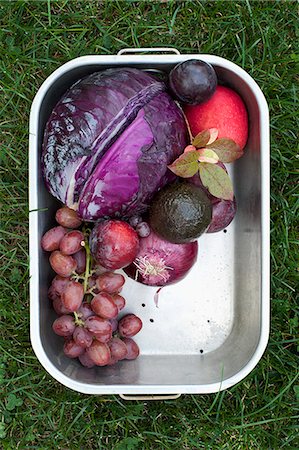 red cabbages harvesting - Pan of fresh picked fruit and vegetables Stock Photo - Premium Royalty-Free, Code: 614-08869990
