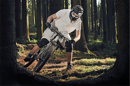 simsearch:614-08874976,k - Mountain biker riding forest track Stock Photo - Premium Royalty-Free, Code: 614-08874981