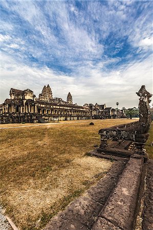 simsearch:614-08875205,k - East gate temple in Angkor Wat, Siem Reap, Cambodia Stock Photo - Premium Royalty-Free, Code: 614-08875182