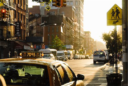 simsearch:614-07194530,k - Sunlit taxi cab in street of Chinatown, Manhattan, New York, USA Foto de stock - Royalty Free Premium, Número: 614-08875389