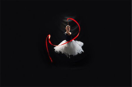 simsearch:614-08875951,k - Dancer with ribbon on black background Photographie de stock - Premium Libres de Droits, Code: 614-08875960