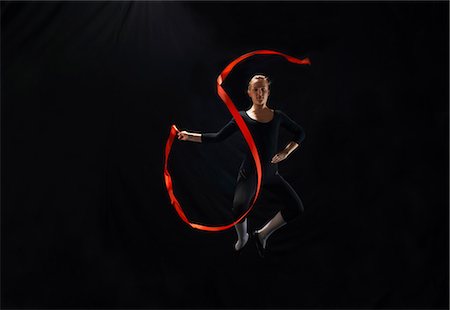 simsearch:614-08875951,k - Dancer with ribbon on black background Photographie de stock - Premium Libres de Droits, Code: 614-08875961