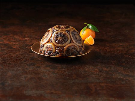 simsearch:614-09210409,k - Christmas pudding decorated with sliced oranges Foto de stock - Sin royalties Premium, Código: 614-08876127