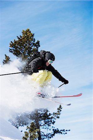 simsearch:693-03707249,k - Male skier mid air Foto de stock - Sin royalties Premium, Código: 614-08876184