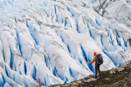 Man by Grey Glacier near Campamento Los Guardas,Torres del Paine National Park, Chile Photographie de stock - Premium Libres de Droits, Code: 614-08876468