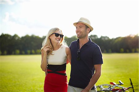 simsearch:614-09213916,k - Couple strolling in park Stock Photo - Premium Royalty-Free, Code: 614-08876709