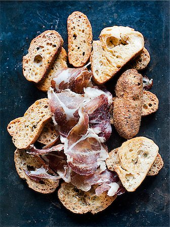 parma ham - Garlic crouton with prosciutto Stock Photo - Premium Royalty-Free, Code: 614-08876846