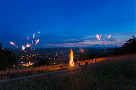 simsearch:649-08180296,k - Swiss national holiday, bonfire and fireworks, Schaffhausen, Switzerland Foto de stock - Sin royalties Premium, Código: 614-08876951