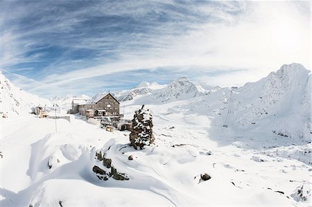 simsearch:614-09213874,k - Snow covered landscape with hotel, Val Senales, South Tyrol, Italy Foto de stock - Sin royalties Premium, Código: 614-08877320