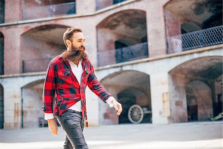 simsearch:649-08125291,k - Man with beard walking Stock Photo - Premium Royalty-Free, Code: 614-08877433