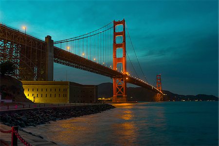 flood light - View of Golden Gate Bridge at night, San Francisco, California, USA Foto de stock - Sin royalties Premium, Código: 614-08877766