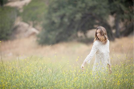 simsearch:614-08878344,k - Woman in park, Stoney Point, Topanga Canyon, Chatsworth, Los Angeles, California, USA Stock Photo - Premium Royalty-Free, Code: 614-08878316